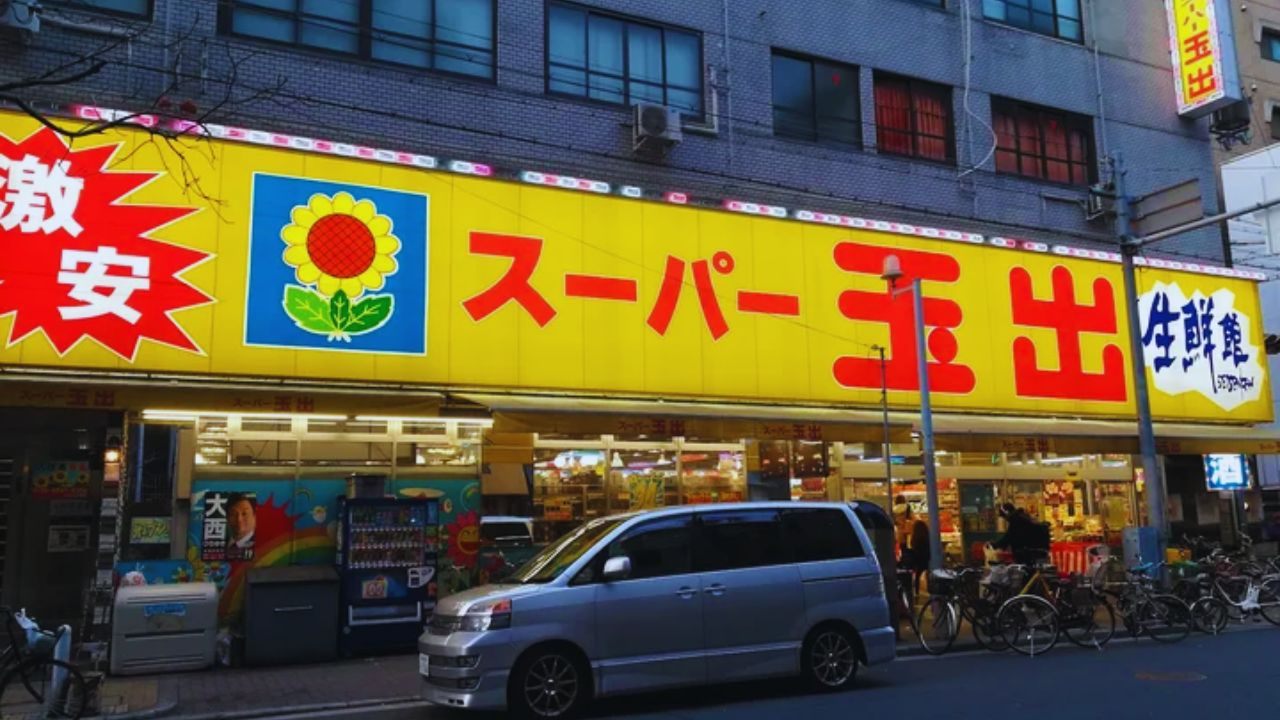 Discover Kansai Super Jobs in Japan: Store Staff Opportunities for Stable Employment