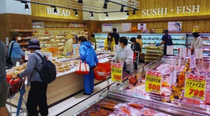 日本のライフスーパーマーケット求人:店舗スタッフの仕事内容、応募条件、働く際に知っておきたいこと